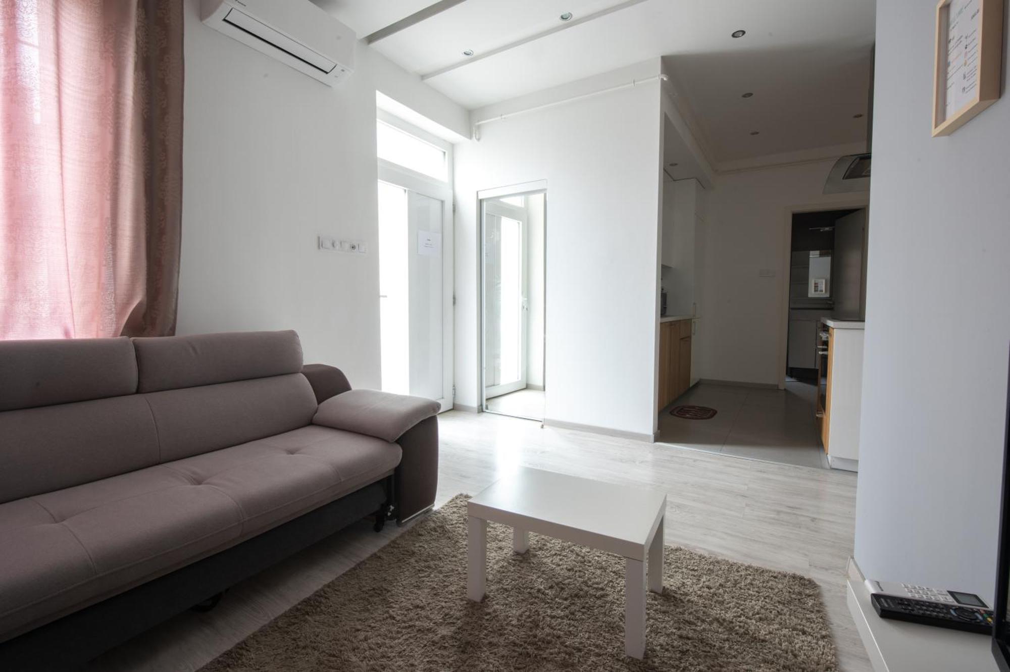 Modern Downtown Retreat At Akacfa 36 — Photos 2